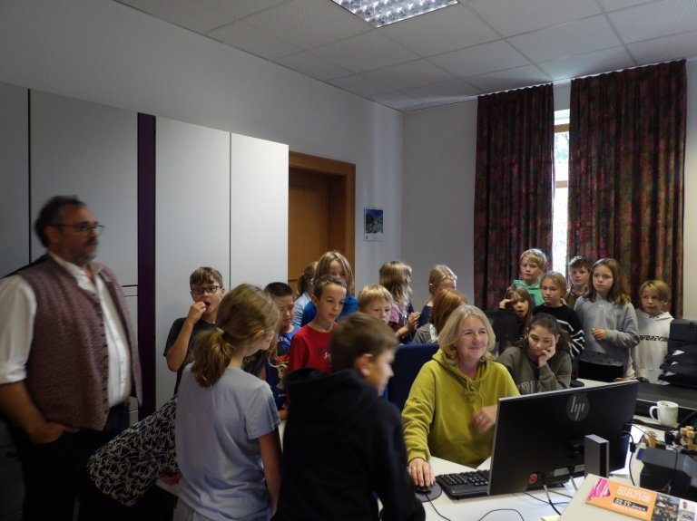 Grossansicht in neuem Fenster: Besuch im Rathaus 3